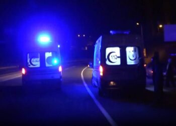 Midibüs İle Otomobil Çarpıştı: 1 Kişi Hayatını Kaybetti