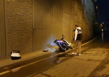 Motosiklet Sürücüsü Refüje Çarpıp Hayatını Kaybetti