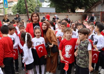 Öğrenciler Cumhuriyet’in 100. Yılı İçin Yürüdü