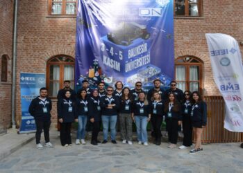 Öğrencilerin 24 Saatlik Çaba Sonucu Tasarladığı Robotlar Yarıştı