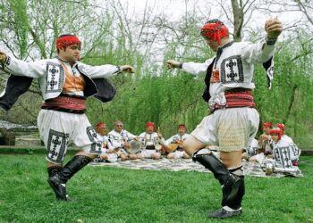 Osmaneli Belediyesi Geleneksel Türk Oyunları ve Türküleri Geleceğe Taşıyor