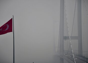 Osmangazi Köprüsü Sise Teslim Oldu