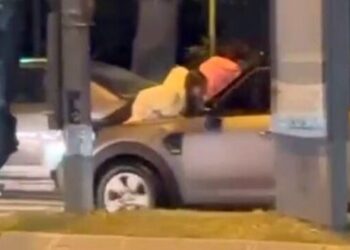 Otomobil Kaputunda İnsan Taşıyan Sürücüye Ceza