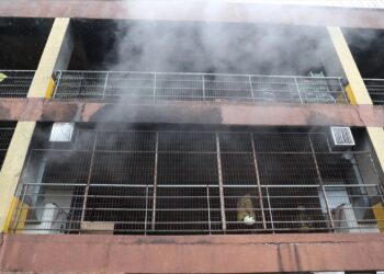 Üsküdar’da Katlı Otoparkta Çıkan Yangın Söndürüldü