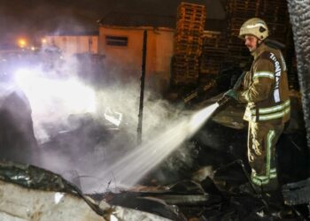 Palet Deposunda Yangın Çıktı