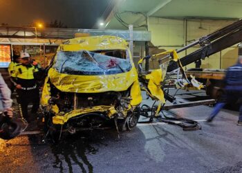 Panelvan Takla Attı: 1 Kişi Hayatını Kaybetti