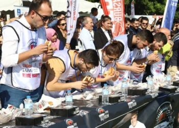 Pide Yeme Yarışması Düzenlenen Bursa İkinci Gastronomi Festivali Renkli Anlara Sahne Oldu