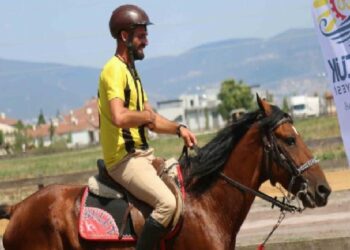 Rahvan atlarında Gölcük koşusu nefesleri kesti