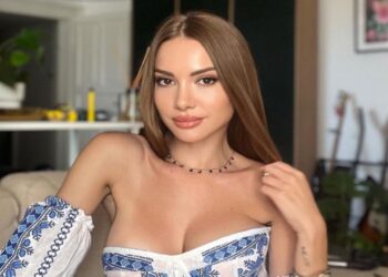 Romanyalı Şarkıcı Otilia Evlendi!