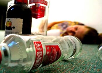 Sahte İçkiden 2 Kişi Öldü 3 Kişi Görme Yetisini Kaybetti