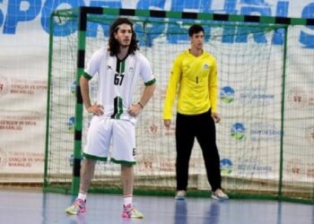 Sakarya hentboluna Karaçay Türkü transfer