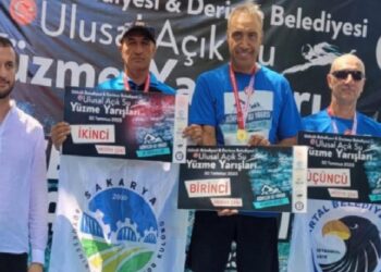Sakaryalı yüzücüden Körfez’de ikincilik