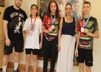 Şampiyon atletlerden Selçuk Belediyesi’ne ziyaret