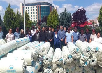 Seracılığın Teşviki İçin Sera Naylonu Dağıtılıyor