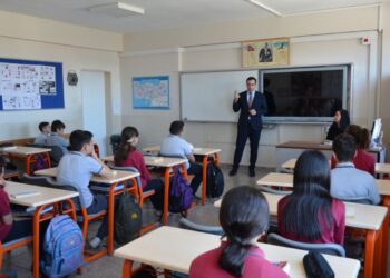 Söğüt Kaymakamı Öğrencilerle Kitap Okudu