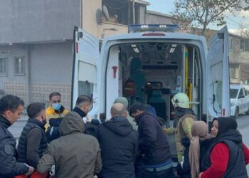 Sultangazi’de Bir Binada Yangın Çıktı