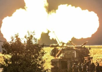 Suriye ve İsrail’den Karşılıklı Top Atışları