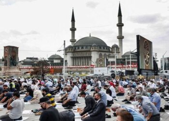 Taksim Camisi’nde 17 Kişi Müslüman Oldu