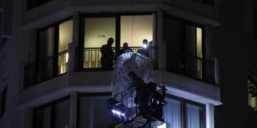 Taksim’deki Otelin Balkonunda İntihar Etti!