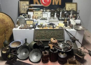 Evinde Çok Sayıda Tarihi Eser Ele Geçirilen Kişi Yakalandı