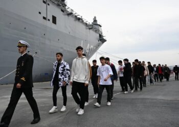 TCG Anadolu Gemisi Ziyaretçilerini Ağırlamaya Devam Ediyor