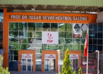 THF’den Türk hentbolunun iki ismine vefa