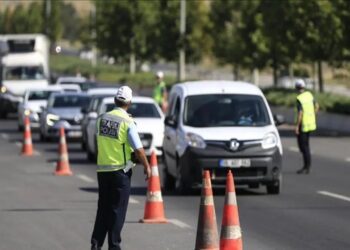 Ticari Takside Uyuşturucuyla Yakalanan Kişiler Tutuklandı