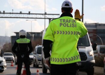 Trafiği Tehlikeye Düşüren Sürücülere 20 Bin 778 Lira Ceza