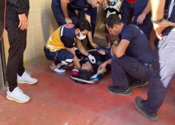 Ünalan İtfaiye İstasyonu Görevlileri Araç Çarpan Yaralı Yayaya İlk Yardım Yaptı!