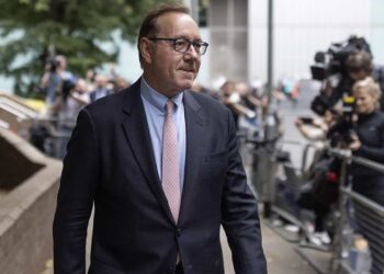 Ünlü Aktör Kevin Spacey Cinsel Saldırı Suçlamalarıyla Yargılanıyor