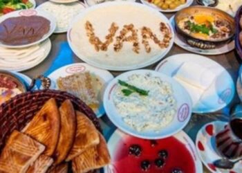 Van’ın Lezzetleri Yenikapı’da Vatandaşlarla Buluştu