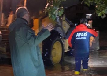 Yağış Nedeniyle Mahsur Kalan 10 Kişi Kurtarıldı