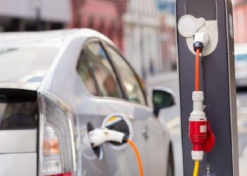 Yakıt fiyatları elektrikli araçların popülerliğini artırıyor