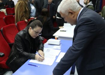 Yalova’da AK Parti Üyeleri Belediye Başkan Adaylarını Belirliyor