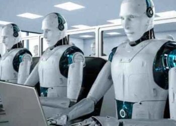 Yapay Zekâ Kullanmaya Başlayacak Şirket Çalışanlarının Çoğunu İşten Çıkardı