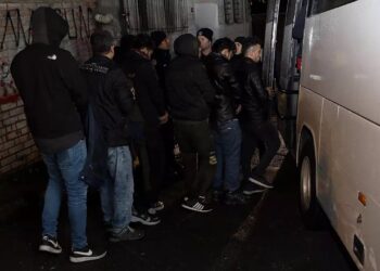 Yasa Dışı Yollarla Ülkeye Giren 37 Düzensiz Göçmen Yakalandı