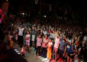 Yaz konserleri müzik ziyafeti yaşatıyor