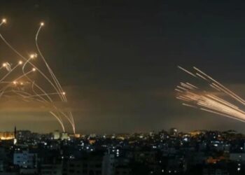 Yemen, İsrail’e Füze Fırlattı