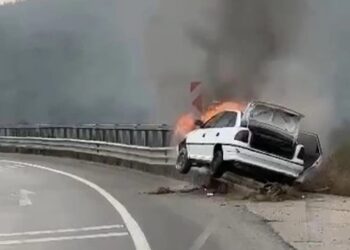 Yenişehir’de Trafik Kazasında Otomobil Alev Aldı