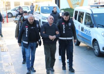 Yol Verme Kavgasında Bir Kişiyi Silahla Öldüren Şüpheli Tutuklandı