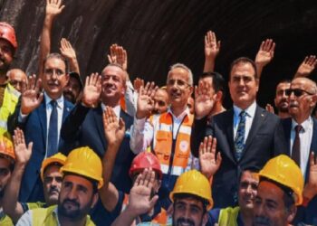 Yüksekova-Yeniköprü Tüneli’nde ışık göründü