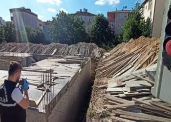 Yüksekten Düşen Stajyer Öğrenci Ağır Yaralandı