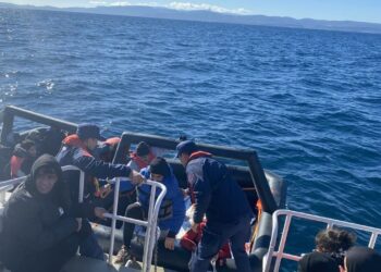 Yunan Güçleri Tarafından Geri İtilen 75 Göçmen Ayvalık Açıklarında Kurtarıldı