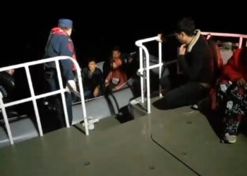 Yunanistan’ın İttiği 19 Göçmen Kurtarıldı