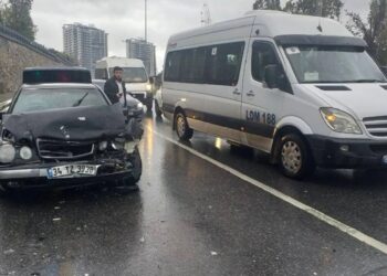 Zincirleme Trafik Kazası: 3 Kişi Yaralandı