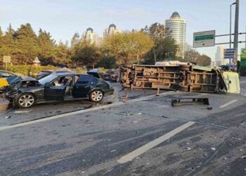 Zincirlikuyu Kavşağında Trafik Kazası: 4 Yaralı