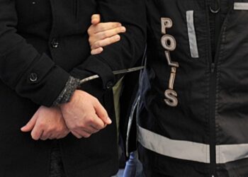 İki Ayrı Kuyumcudan Hırsızlık Yapan 4 Şüpheli Tutuklandı