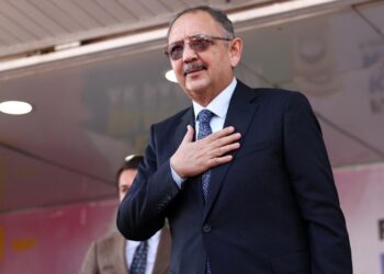 Bakan Özhaseki Eyüpsultan’da Kentsel Dönüşüm Töreninde Konuştu