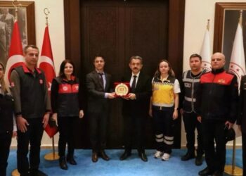 Kırklareli Valisi Ekici 112 Acil Çağrı Merkezi Personelinin 112 Günü’nü Kutladı