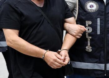 Burhaniye’de Uyuşturucu Operasyonunda 2 Zanlı Yakalandı